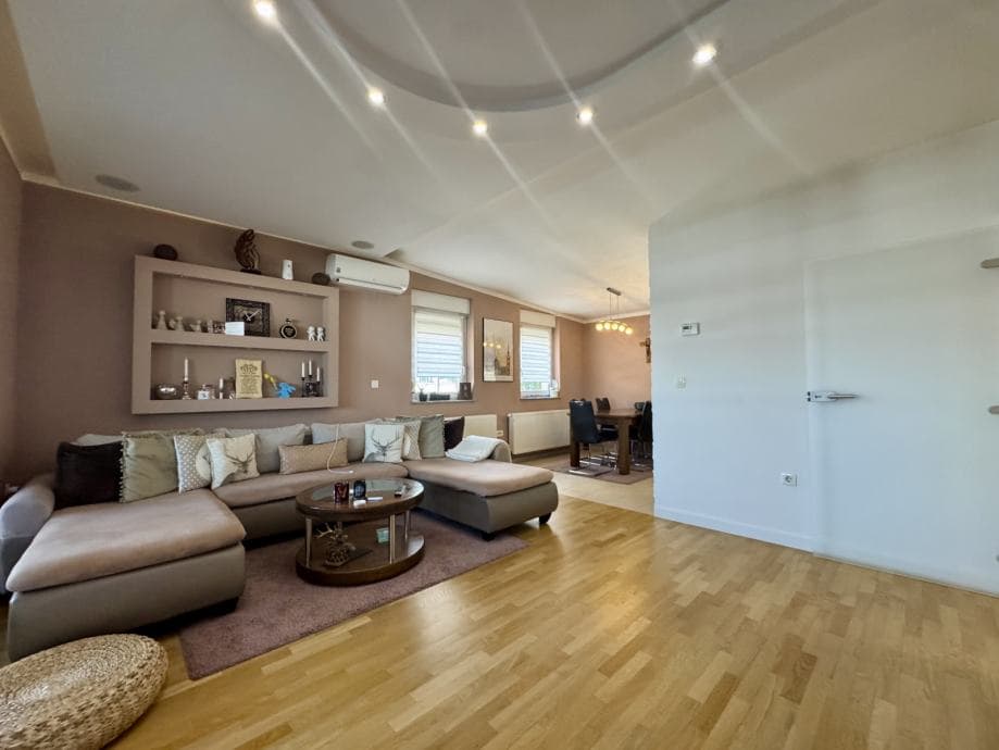 PENTHOUSE S GARAŽOM, ZIMSKIM VRTOM I DVIJE TERASE – 114,08 m² (prodaja)