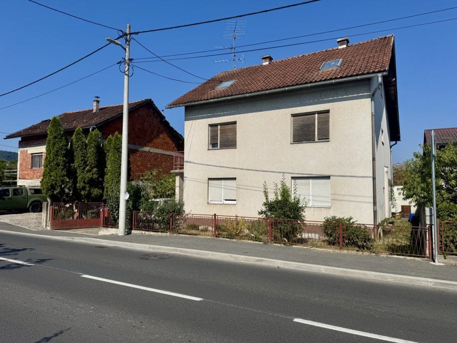 Kuća 316 m² i 636 m² okućnice, Samobor – prilika za renovaciju (prodaja)