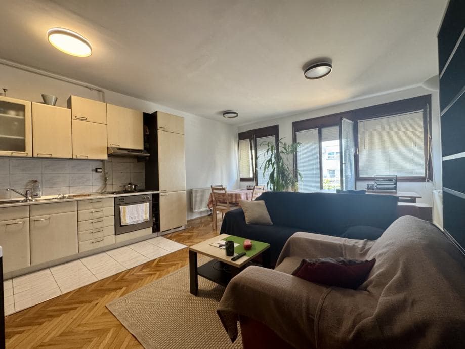 Zagreb, Trešnjevka, 2- soban STAN 52,82 m² (tramvaj 2 min) (prodaja)